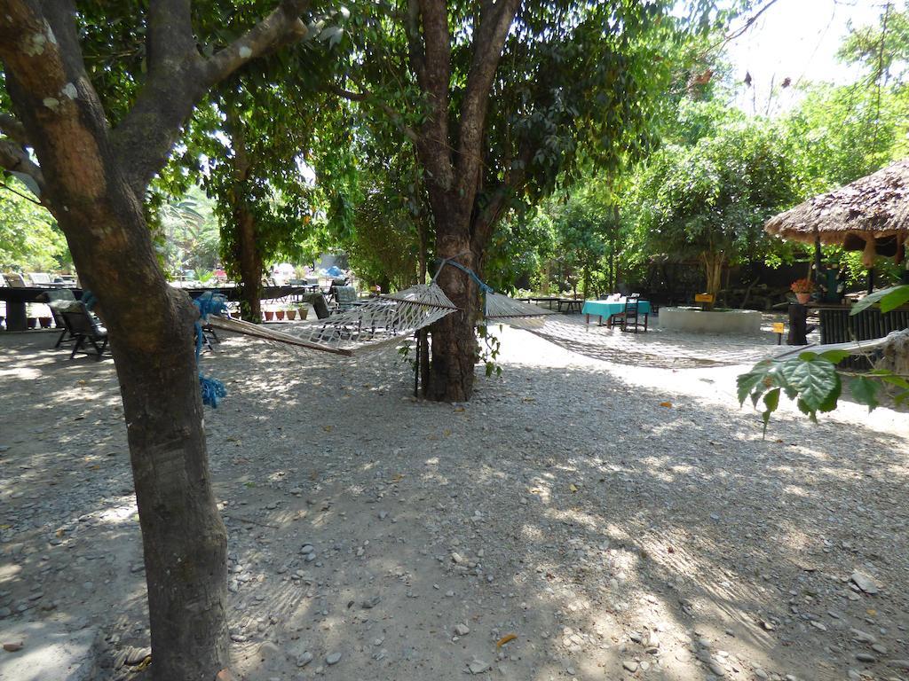 Chitwan Gaida Lodge Саураха Екстериор снимка