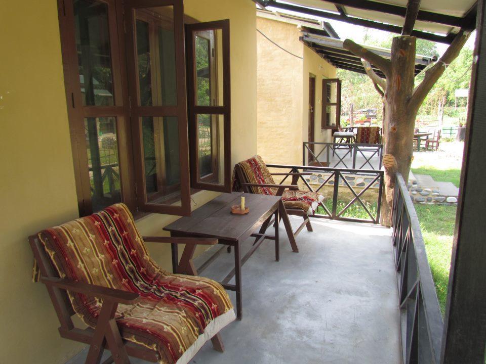 Chitwan Gaida Lodge Саураха Екстериор снимка