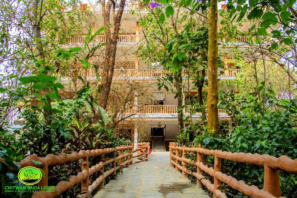 Chitwan Gaida Lodge Саураха Екстериор снимка
