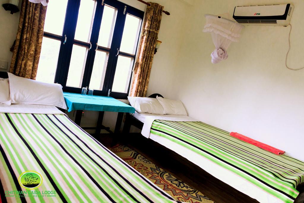 Chitwan Gaida Lodge Саураха Екстериор снимка